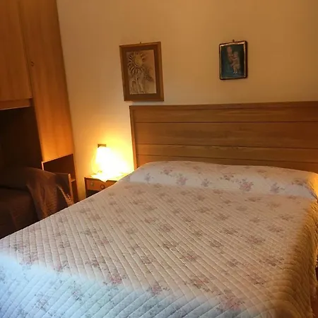 Hotel Quai 2*