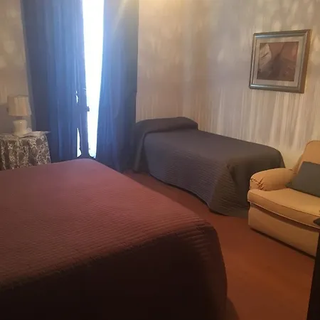 Ξενοδοχείο Quai 2*